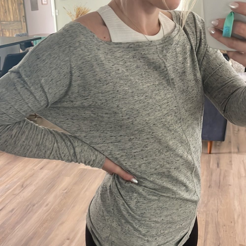 Athleta Essence Flow Top - Picture 5 of 10